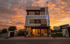 Fabhotel The Gravity Inn